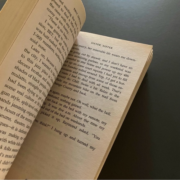 Sister Sister Book Novel softcover - Picture 4 of 4